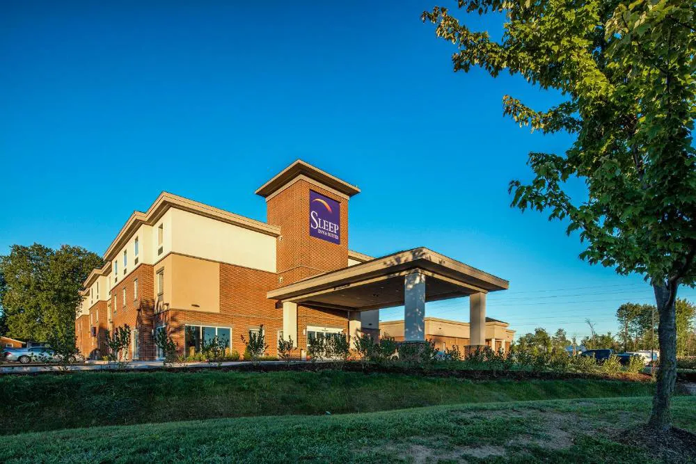 Sleep Inn & Suites Airport hotel hero