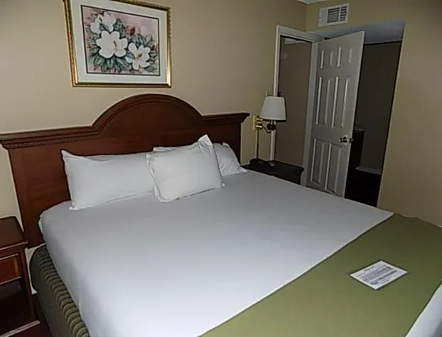 Plantation Oaks Suites & Inn hotel detail image 1