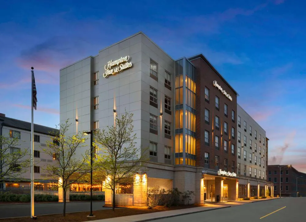 Hampton Inn & Suites Worcester hotel hero
