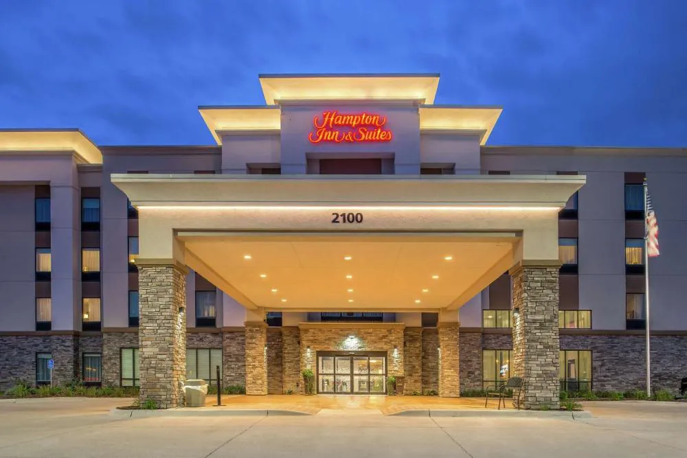 Hampton Inn & Suites Ames hotel hero