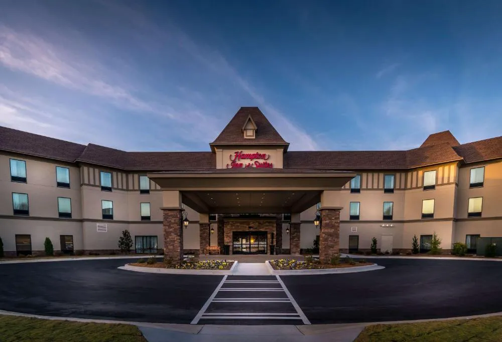Hampton Inn & Suites Braselton hotel hero
