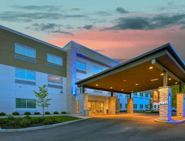 Holiday Inn Express & Suites New Castle by IHG hotel detail image 1