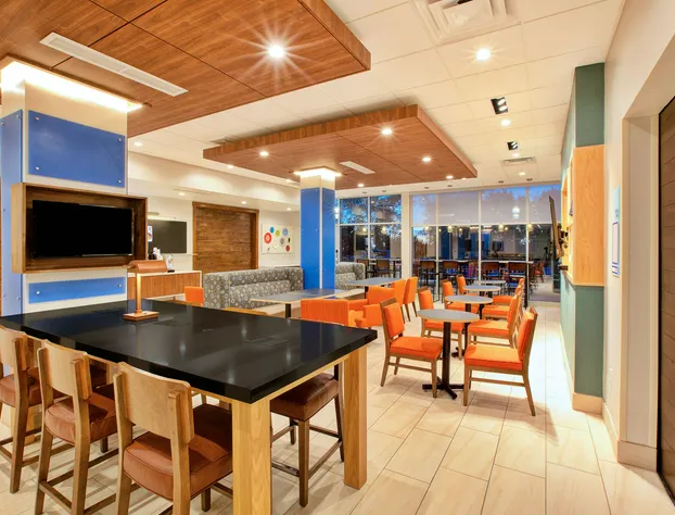 Holiday Inn Express & Suites New Castle by IHG hotel detail image 3