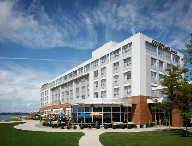 Courtyard by Marriott Erie Bayfront hotel detail image 4