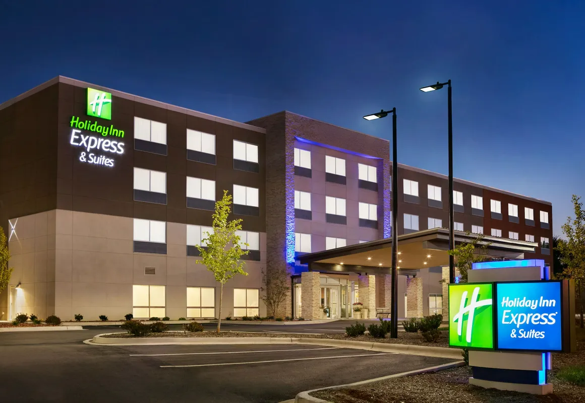 Holiday Inn Express & Suites Salisbury by IHG hotel hero