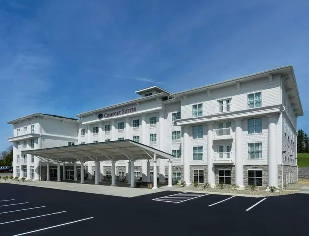 Comfort Suites DuBois Country Club hotel detail image 1