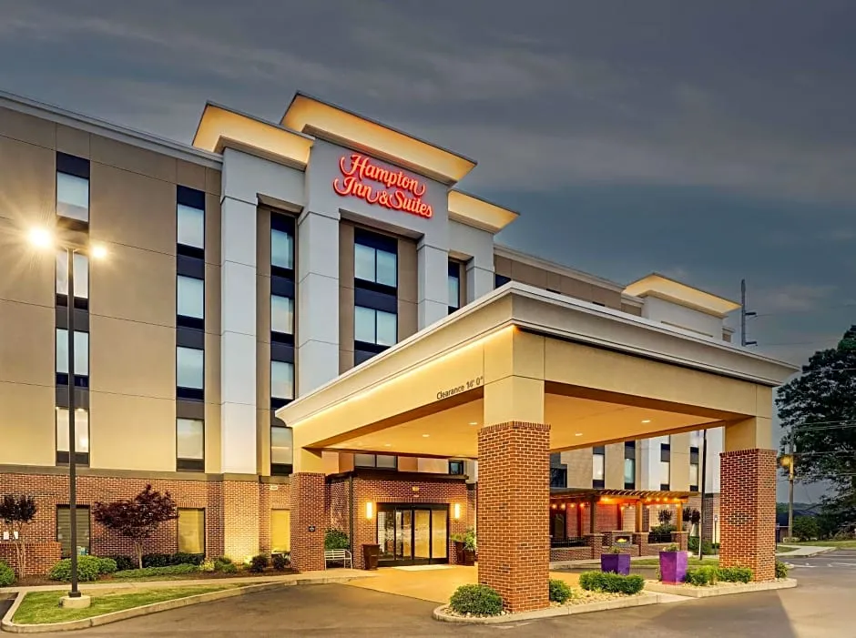 Hampton Inn & Suites Rome hotel hero
