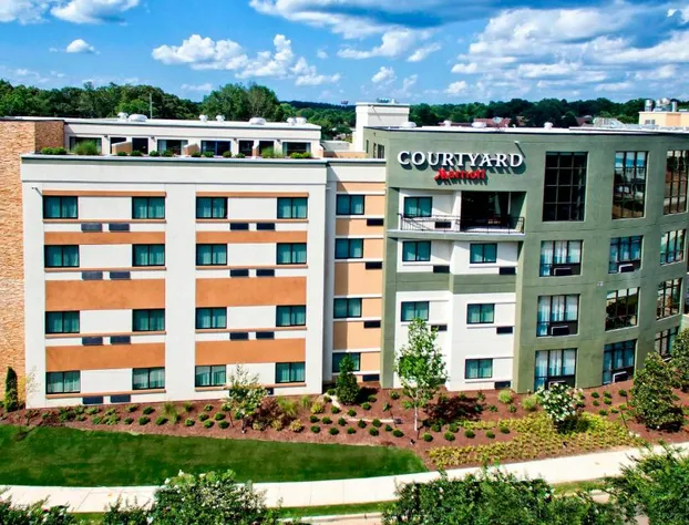 Courtyard by Marriott Oxford hotel detail image 1