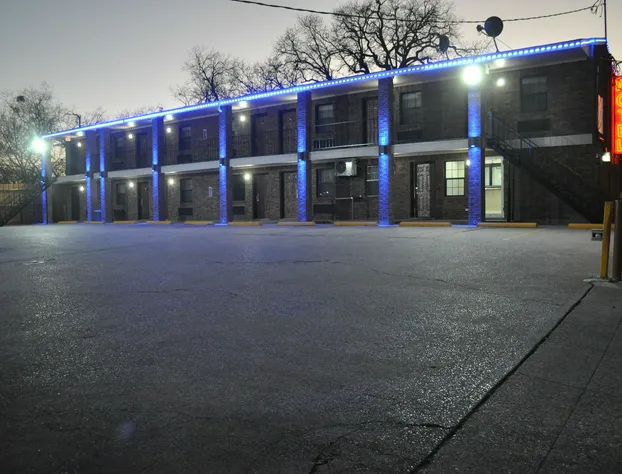 Trinity Suites Downtown Dallas hotel detail image 3