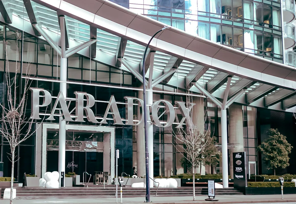 Paradox Vancouver hotel hero