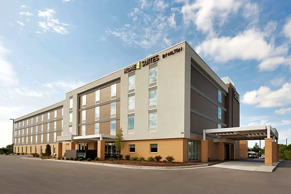 Home2 Suites by Hilton Milwaukee Brookfield hotel hero