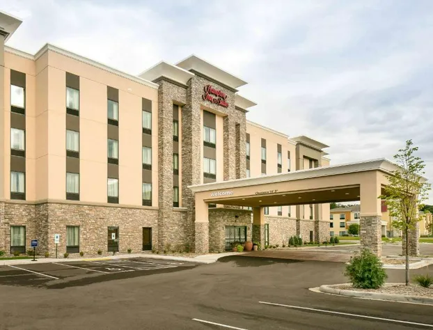 Hampton Inn & Suites Hudson hotel detail image 1