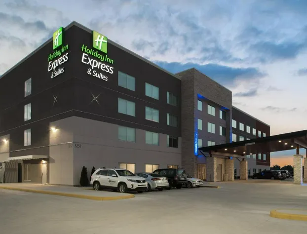 Holiday Inn Express & Suites Kingdom City by IHG hotel detail image 2