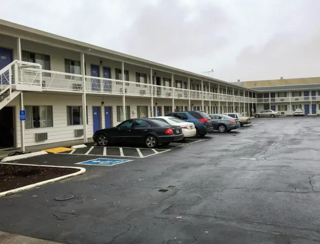Motel 6 Salem, OR - Expo Center hotel detail image 1