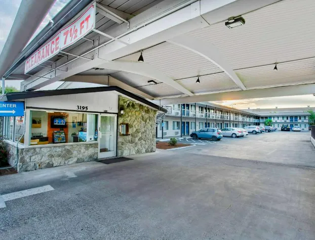 Motel 6 Salem, OR - Expo Center hotel detail image 2