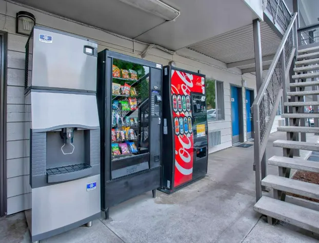 Motel 6 Salem, OR - Expo Center hotel detail image 3