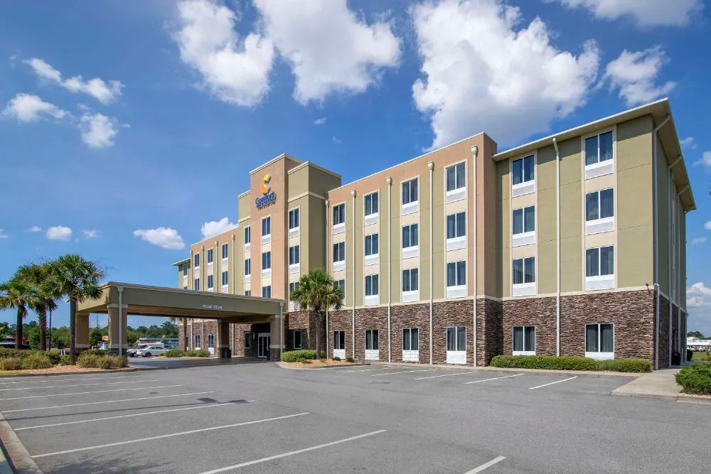 Comfort Inn & Suites Valdosta I-75 hotel hero