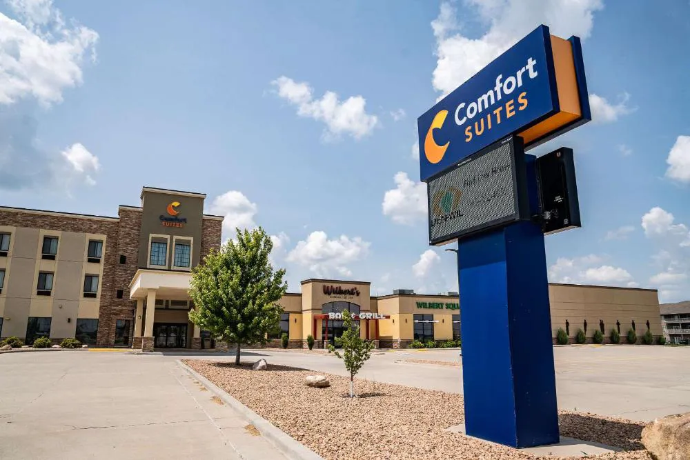 Comfort Suites University hotel hero
