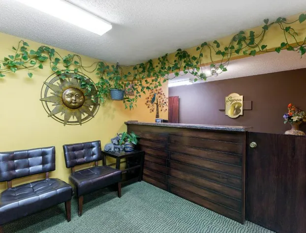 Super 8 by Wyndham Perry IA hotel detail image 2