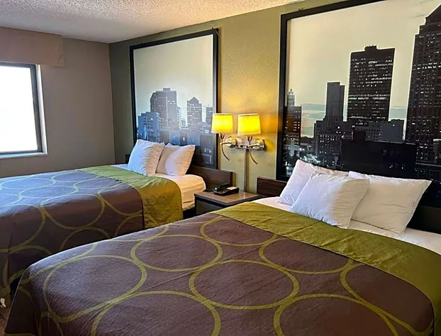 Super 8 by Wyndham Perry IA hotel detail image 4