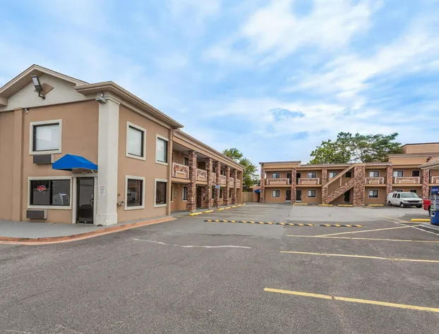 Travelodge by Wyndham South Hackensack hotel detail image 1