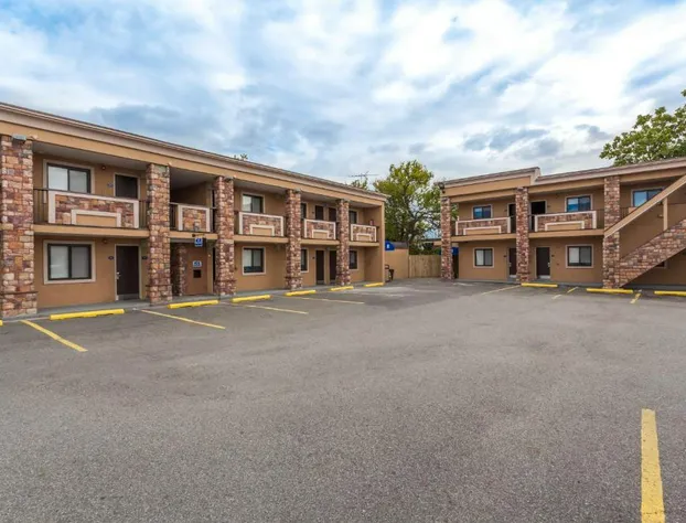 Travelodge by Wyndham South Hackensack hotel detail image 1