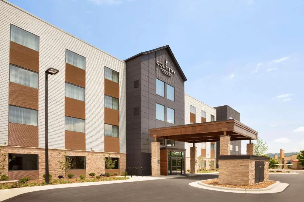 Country Inn & Suites by Radisson Asheville River Arts District hotel hero
