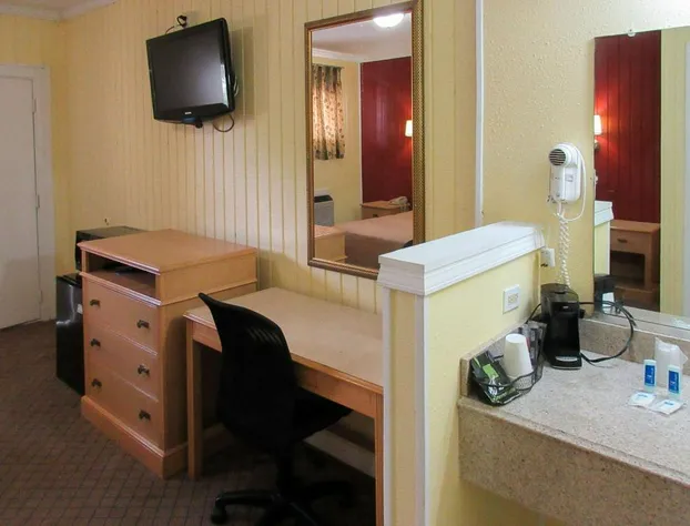 Rodeway Inn Kansas City Downtown Area hotel detail image 1