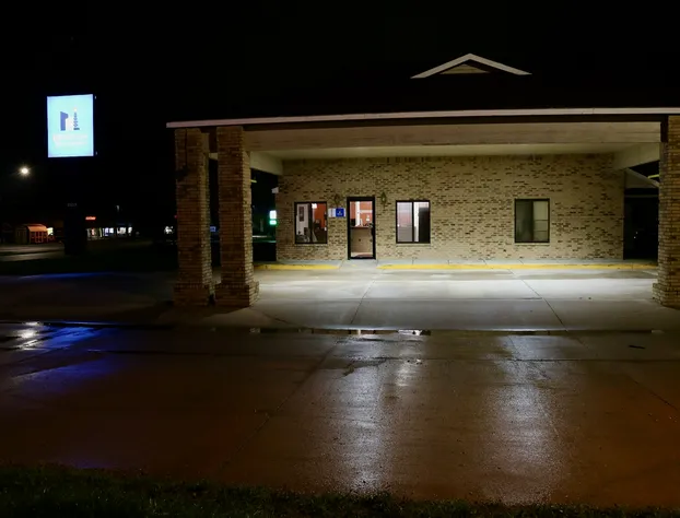 Heritage Inn & Suites hotel detail image 1