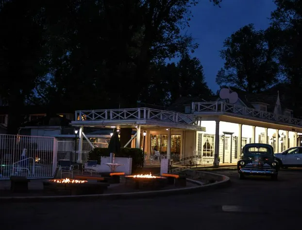 Parry Lodge hotel detail image 3