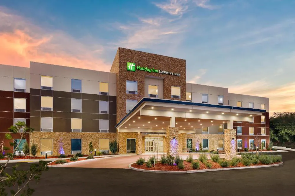Holiday Inn Express & Suites Oakhurst - Yosemite Park Area by IHG hotel hero
