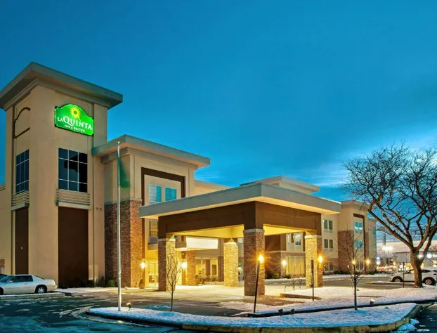 La Quinta Inn & Suites by Wyndham York hotel detail image 1