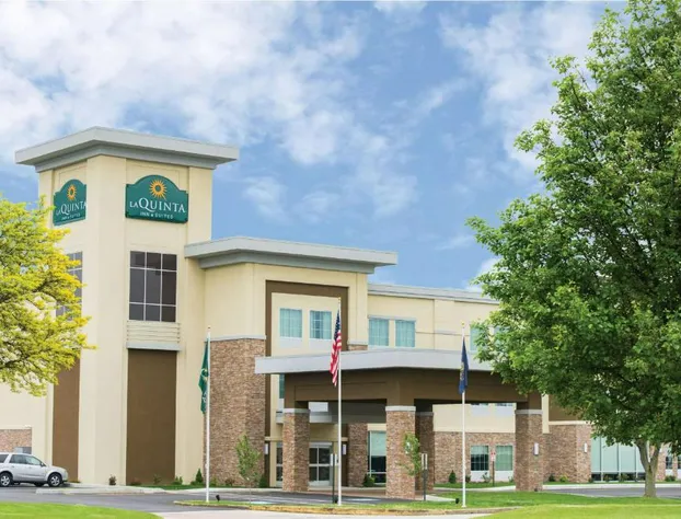 La Quinta Inn & Suites by Wyndham York hotel detail image 1