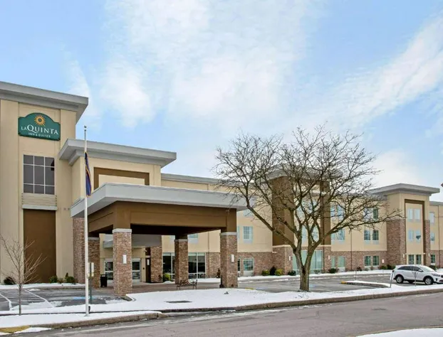 La Quinta Inn & Suites by Wyndham York hotel detail image 3