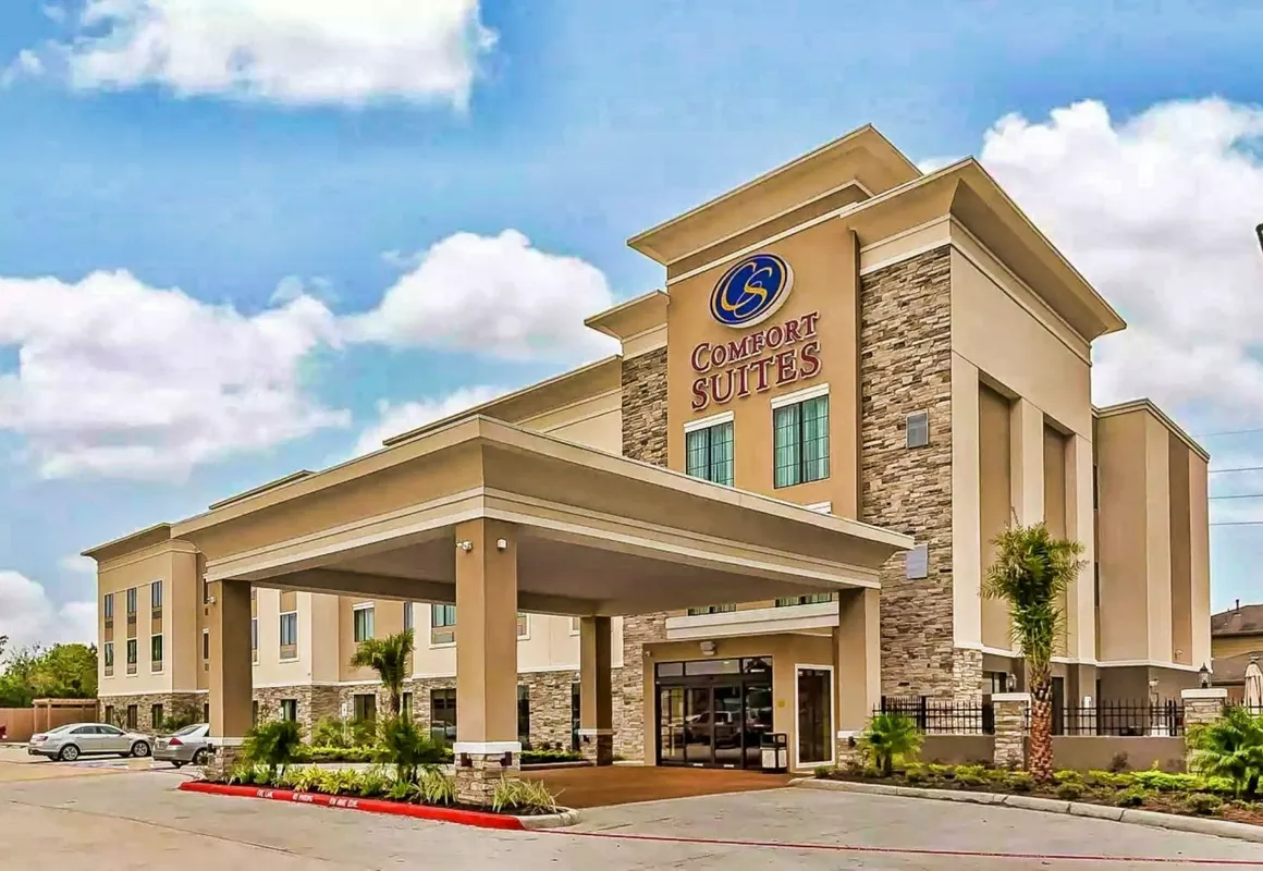 Comfort Suites Houston I45 North hotel hero