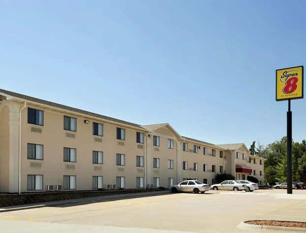 Super 8 by Wyndham Lincoln North hotel detail image 1