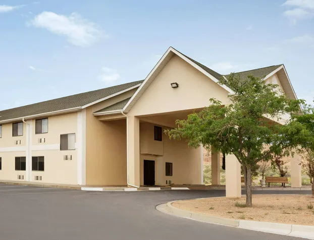 Travelodge by Wyndham Belen hotel detail image 4