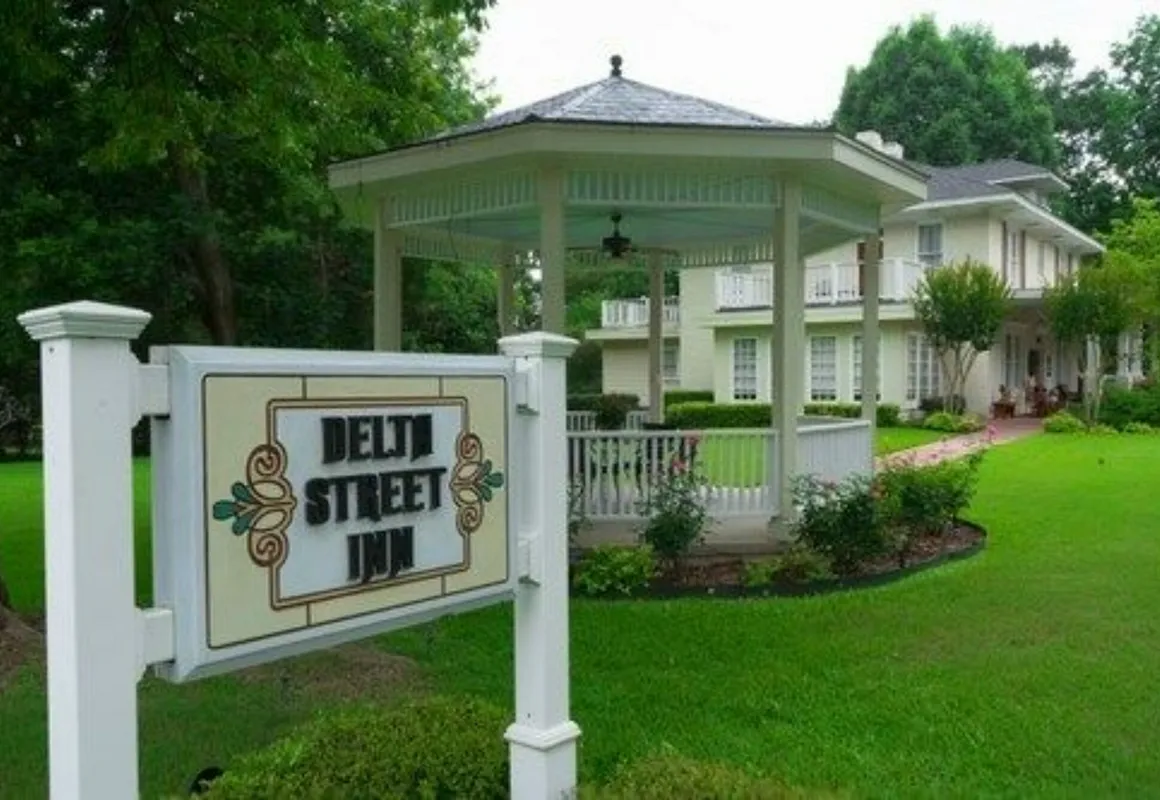 Delta Street Inn hotel hero