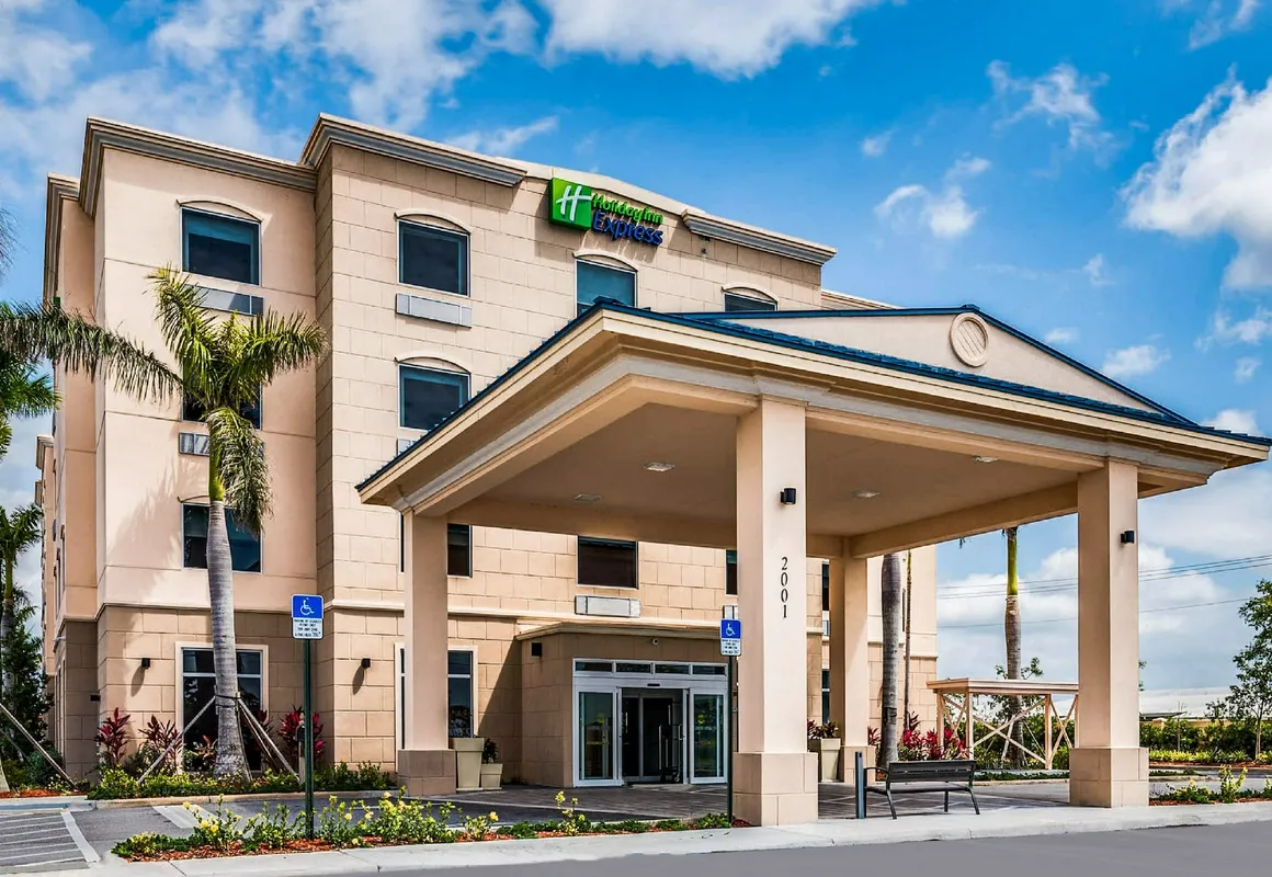 Holiday Inn Express & Suites Boynton Beach West by IHG hotel hero