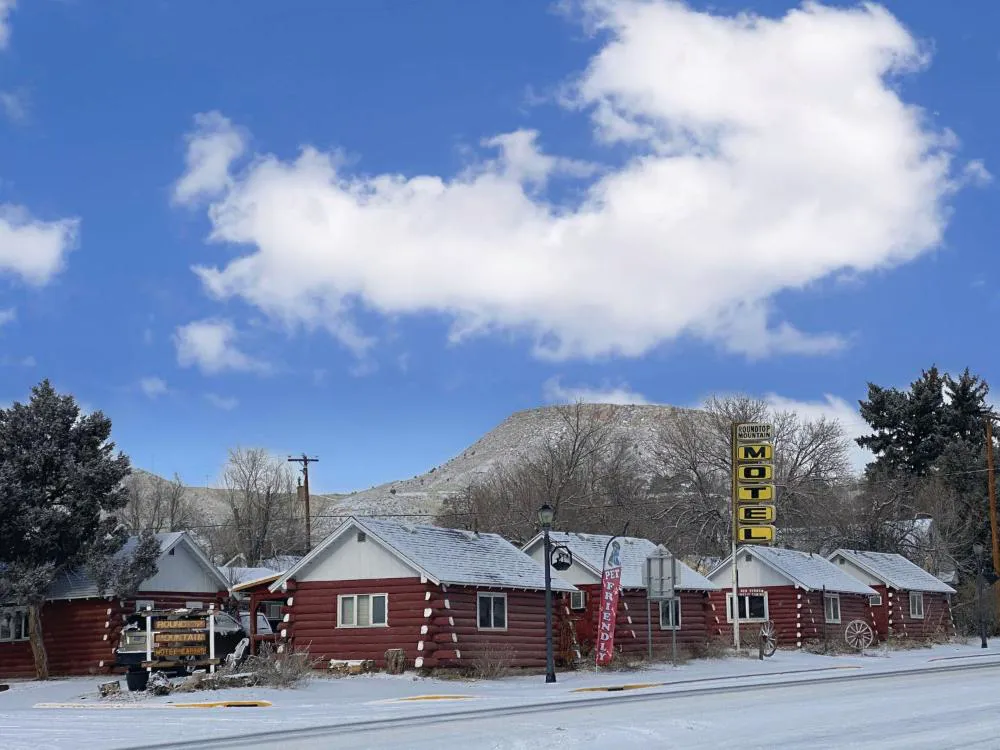 Roundtop Mountain Vista - Cabins and Motel hotel hero