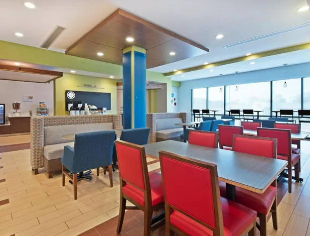 Holiday Inn Express & Suites Uniontown by IHG hotel detail image 3