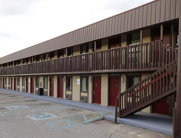 Red Roof Inn Indianapolis - Castleton hotel detail image 1
