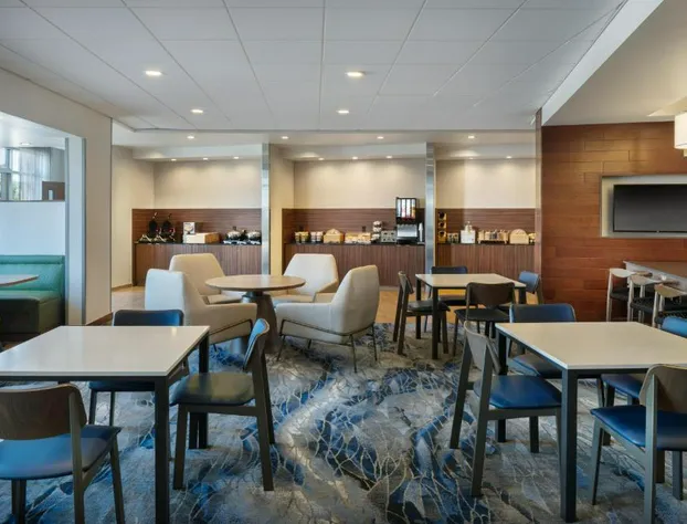 Fairfield Inn & Suites by Marriott Lincoln Southeast hotel detail image 4