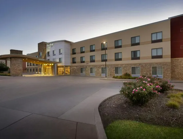 Fairfield Inn & Suites by Marriott Lincoln Southeast hotel detail image 1