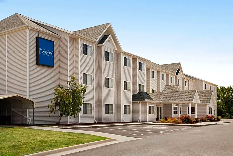 Travelodge by Wyndham Fort Scott hotel hero