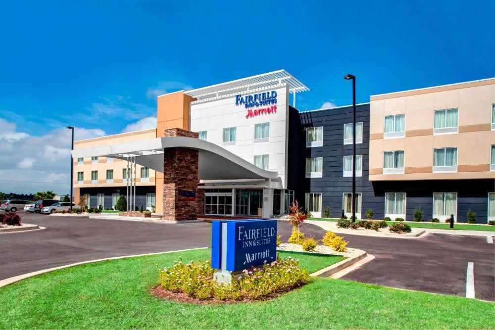 Fairfield Inn & Suites by Marriott Douglas hotel hero