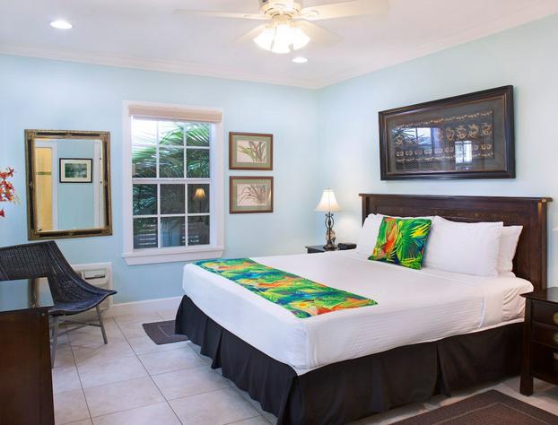 Travelers Palm hotel detail image 1