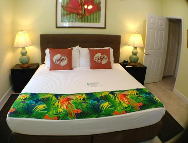 Travelers Palm hotel detail image 3