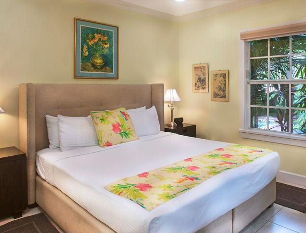 Travelers Palm hotel detail image 4