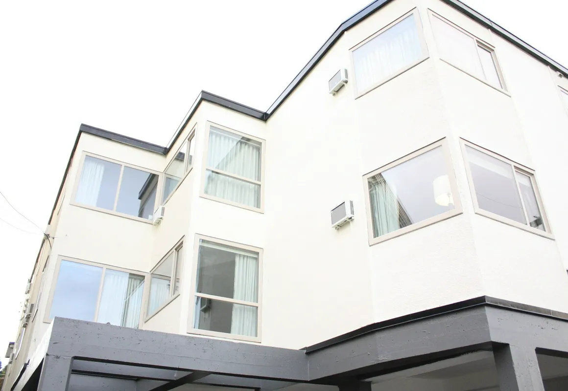 The Deluxe Hotel Vancouver hotel hero